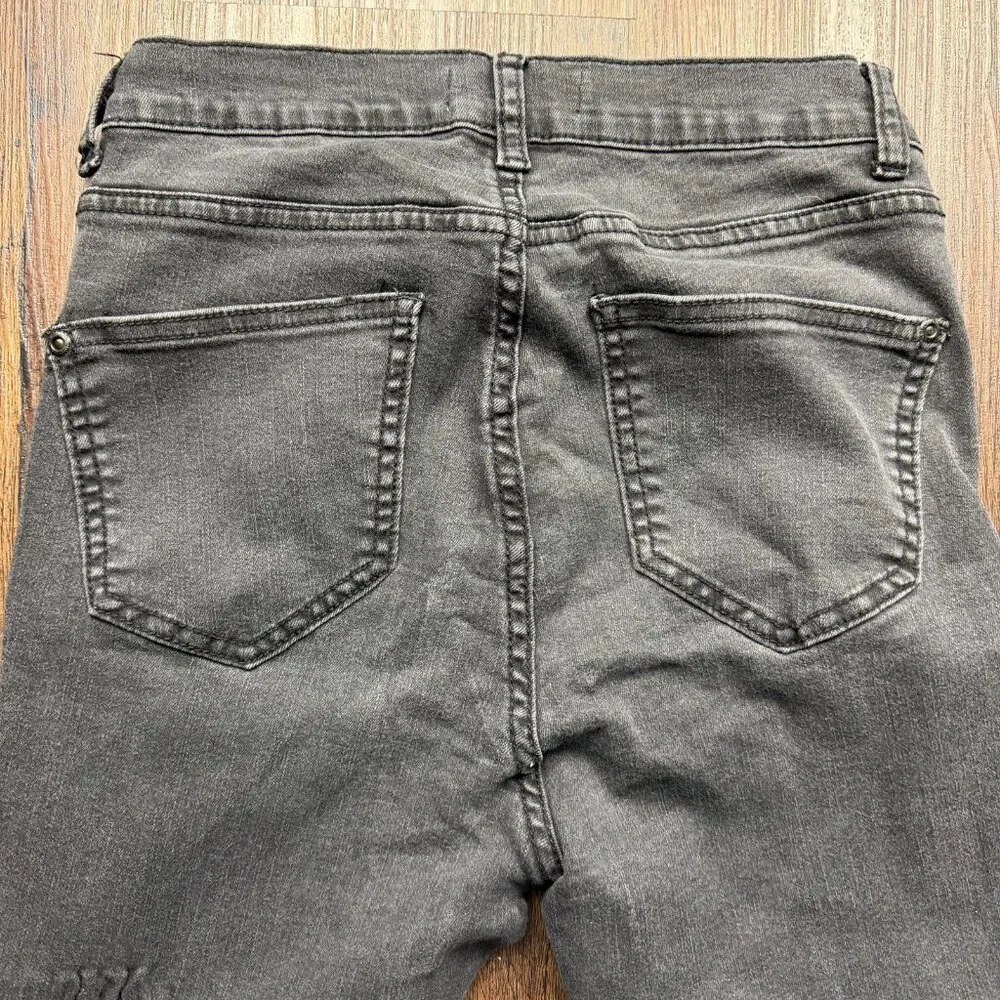 Judy Blue skinny fit jeans Women Size 7/28 mid rise distressed whiskered - Picture 4 of 10
